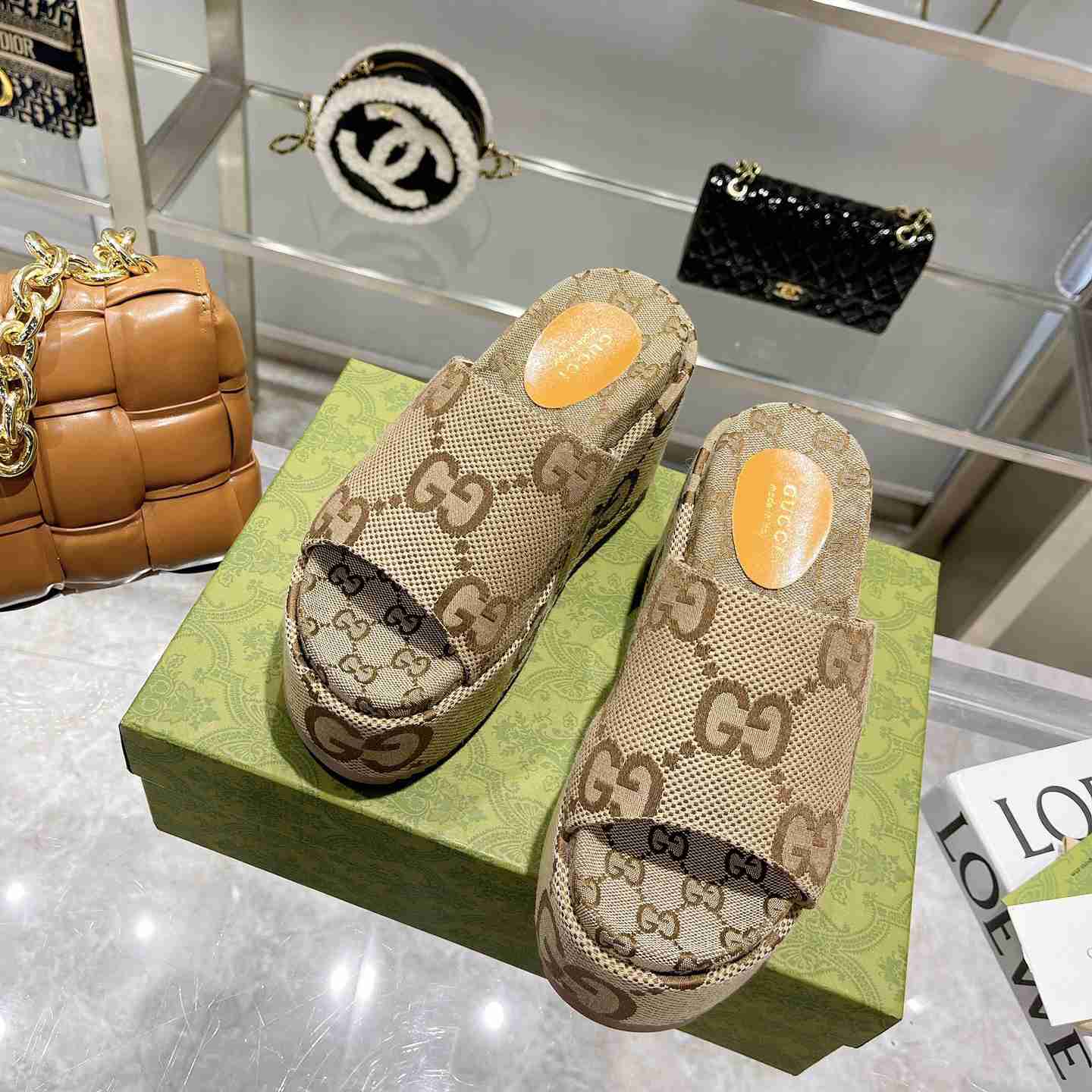 Gucci Women's Jumbo GG Platform Slide Sandal - DopestKickz