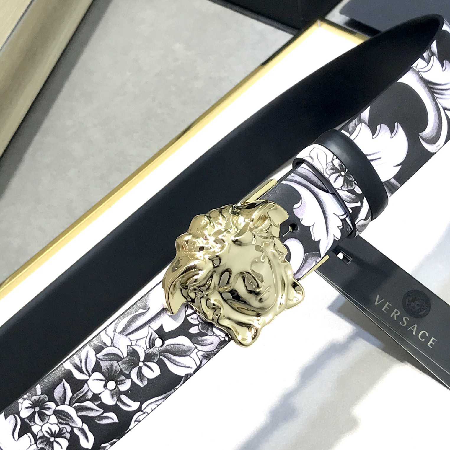 Versace La Medusa Silver Baroque Reversible Belt - DopestKickz