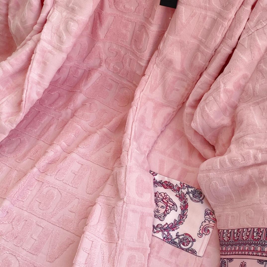 Versace I ♡ Baroque Bathrobe(Uniform size) - DopestKickz
