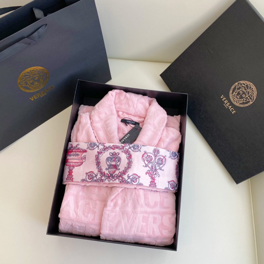 Versace I ♡ Baroque Bathrobe(Uniform size) - DopestKickz