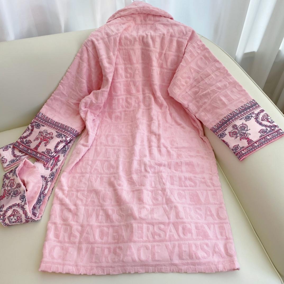 Versace I ♡ Baroque Bathrobe(Uniform size) - DopestKickz