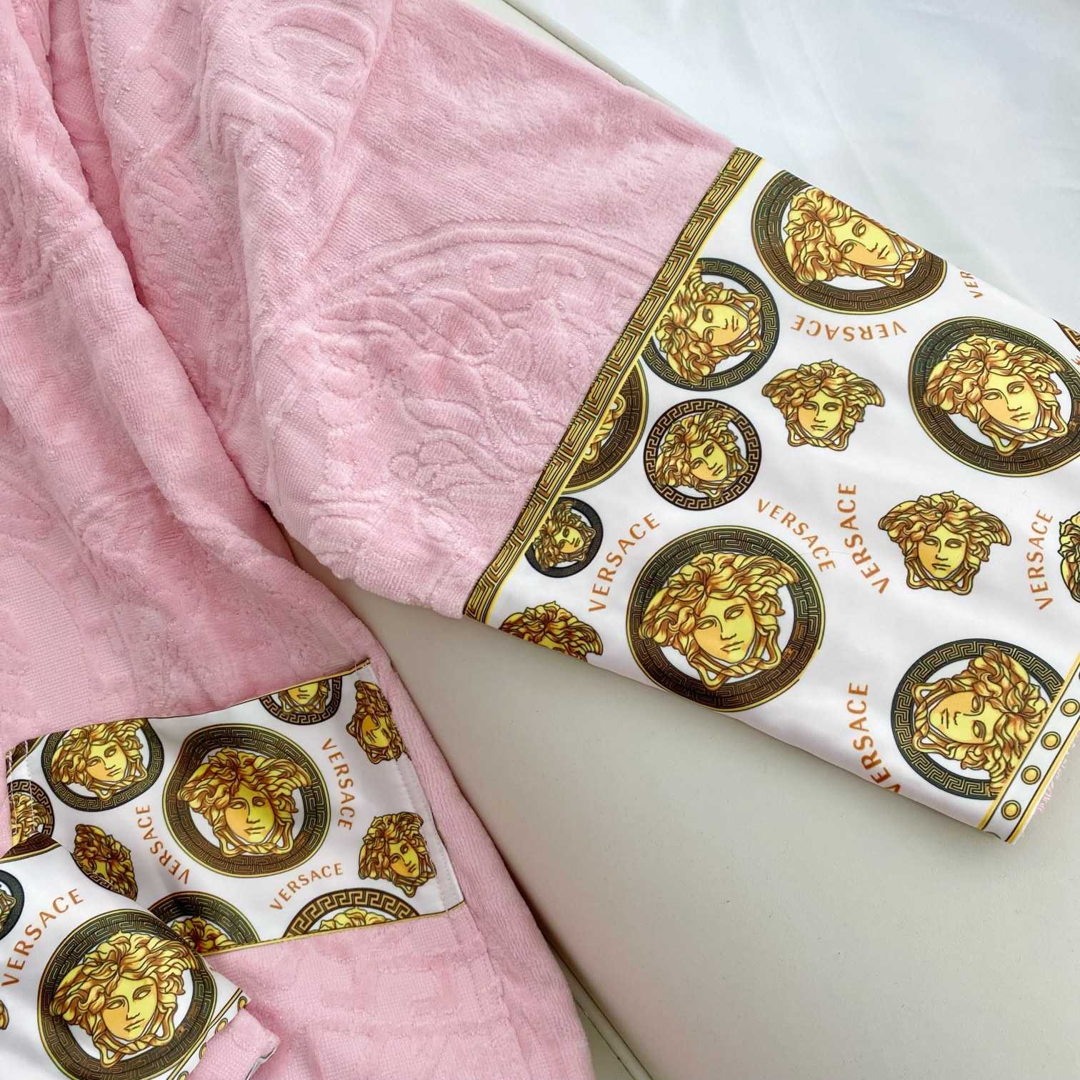 Versace Medusa Amplified Bathrobe(Uniform size) - DopestKickz