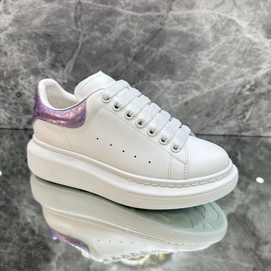Alexander Mqueen Oversized Sneaker In White - DopestKickz
