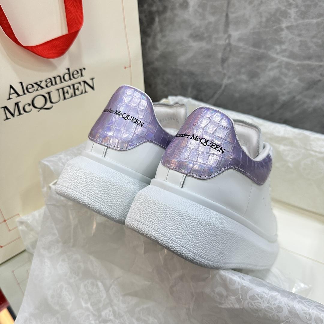 Alexander Mqueen Oversized Sneaker In White - DopestKickz