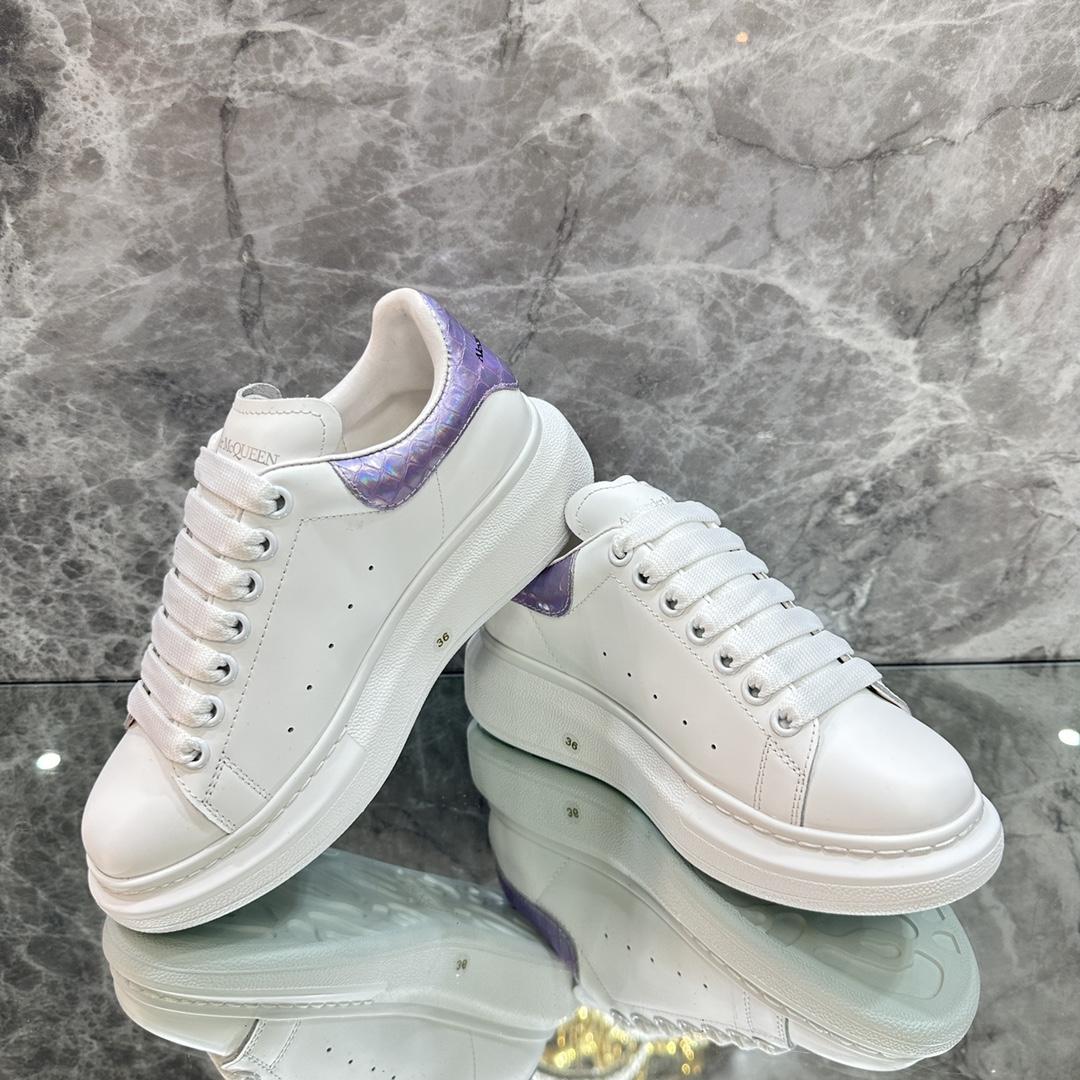 Alexander Mqueen Oversized Sneaker In White - DopestKickz