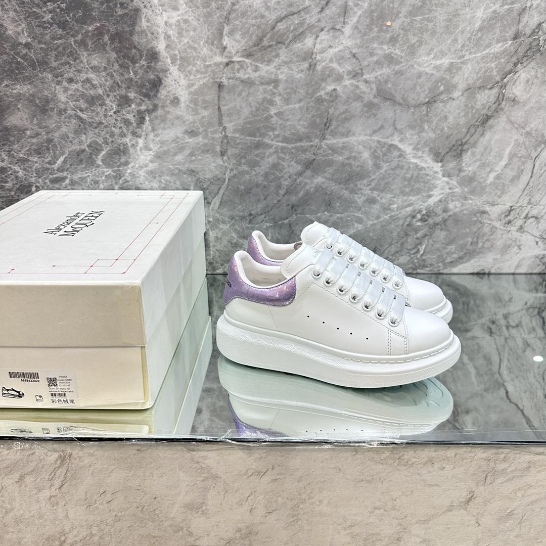 Alexander Mqueen Oversized Sneaker In White - DopestKickz