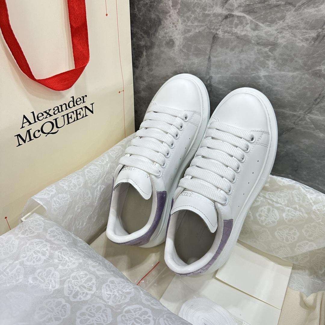 Alexander Mqueen Oversized Sneaker In White - DopestKickz