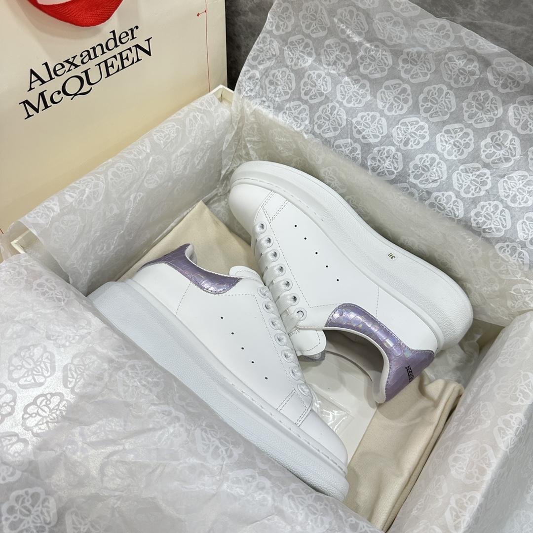 Alexander Mqueen Oversized Sneaker In White - DopestKickz