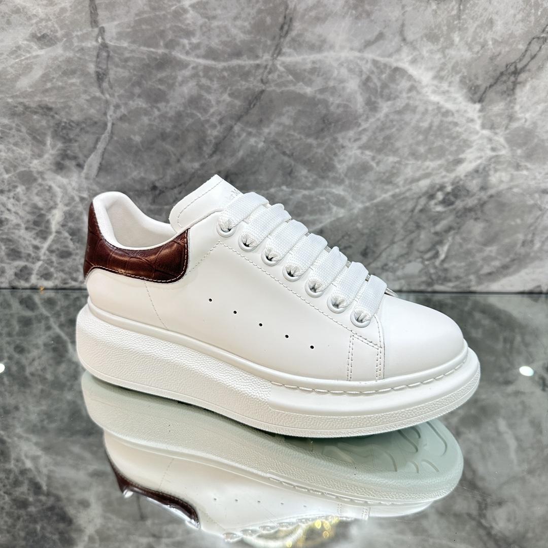 Alexander Mqueen Oversized Sneaker In White - DopestKickz