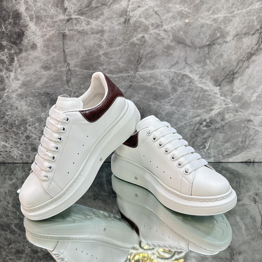 Alexander Mqueen Oversized Sneaker In White - DopestKickz