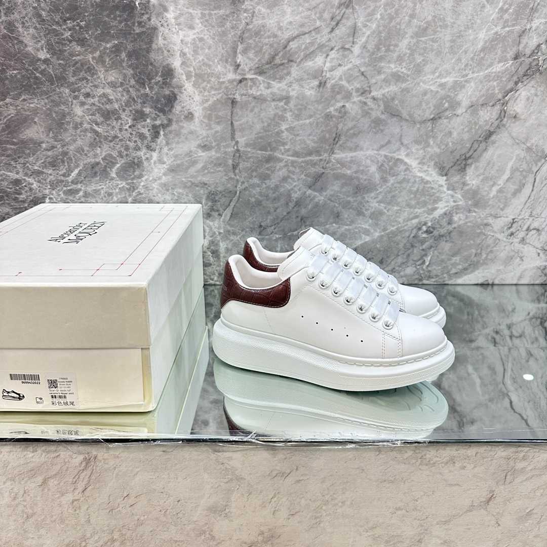 Alexander Mqueen Oversized Sneaker In White - DopestKickz