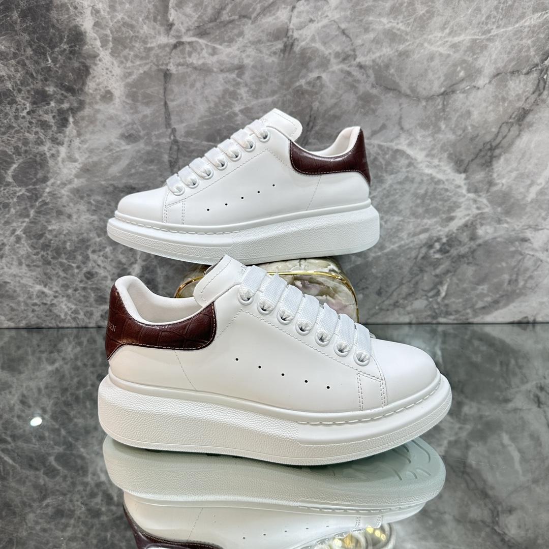 Alexander Mqueen Oversized Sneaker In White - DopestKickz