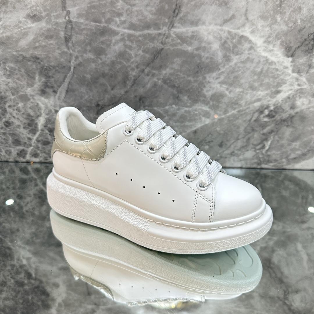 Alexander Mqueen Oversized Sneaker In White - DopestKickz