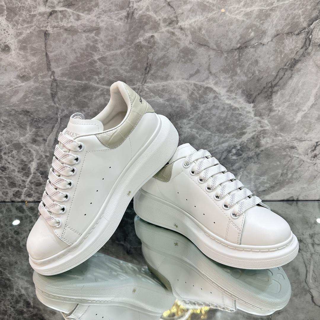 Alexander Mqueen Oversized Sneaker In White - DopestKickz