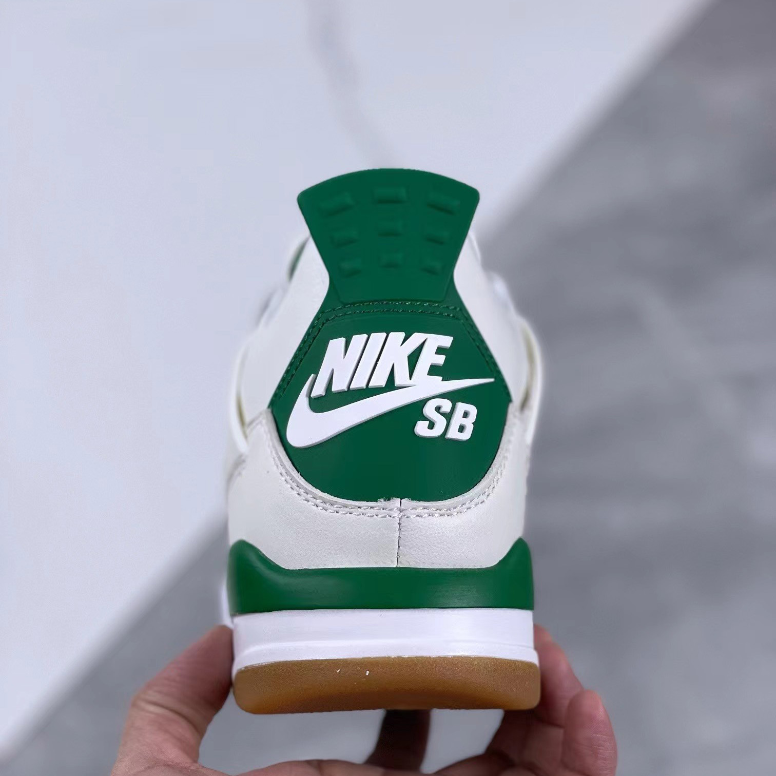 Nike SB x Air Jordan 4 “Pine Green”Sneaker      DR5415-103 - DopestKickz