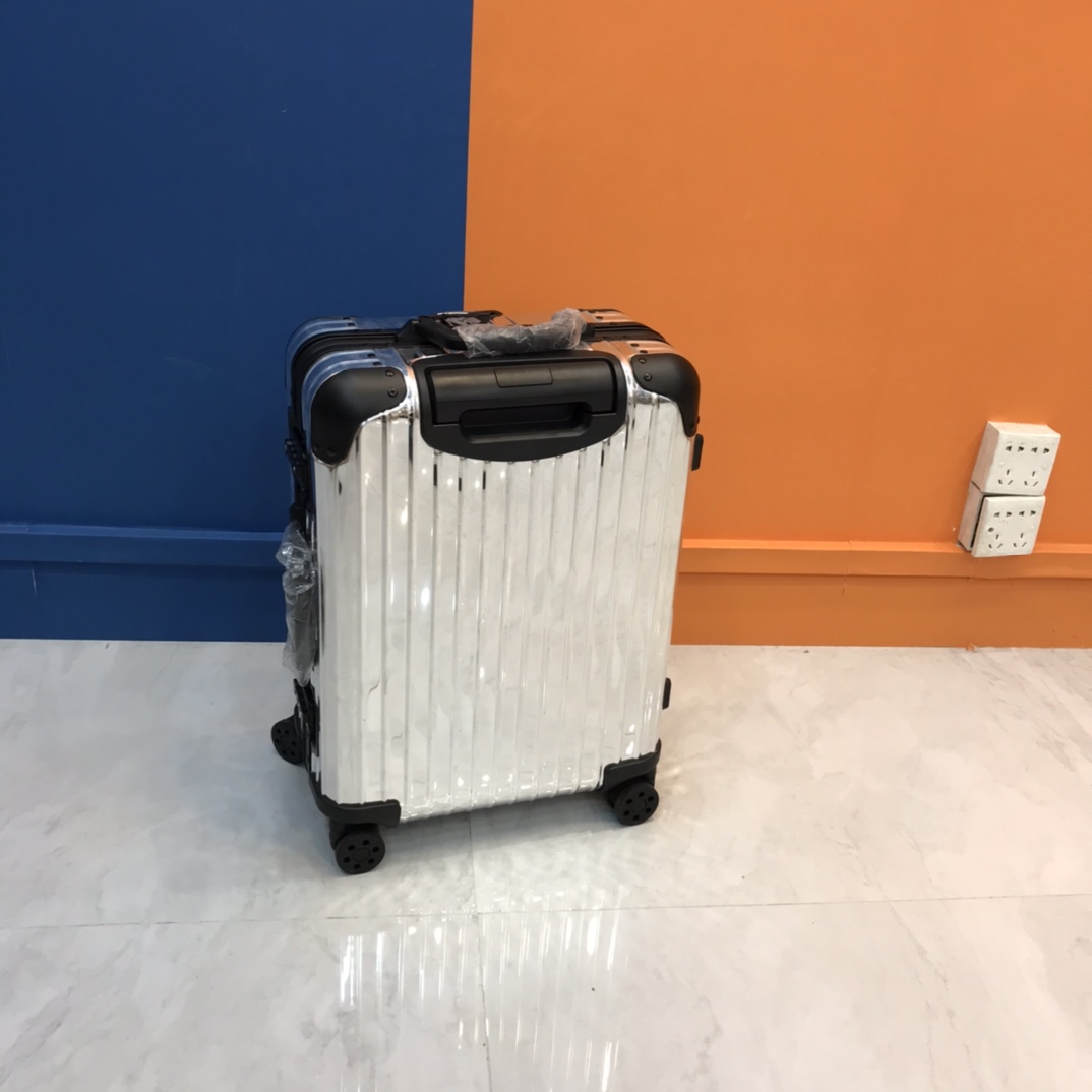 Moncler Genius Moncler Rimowa 'Reflection' Silver Suitcase - DopestKickz