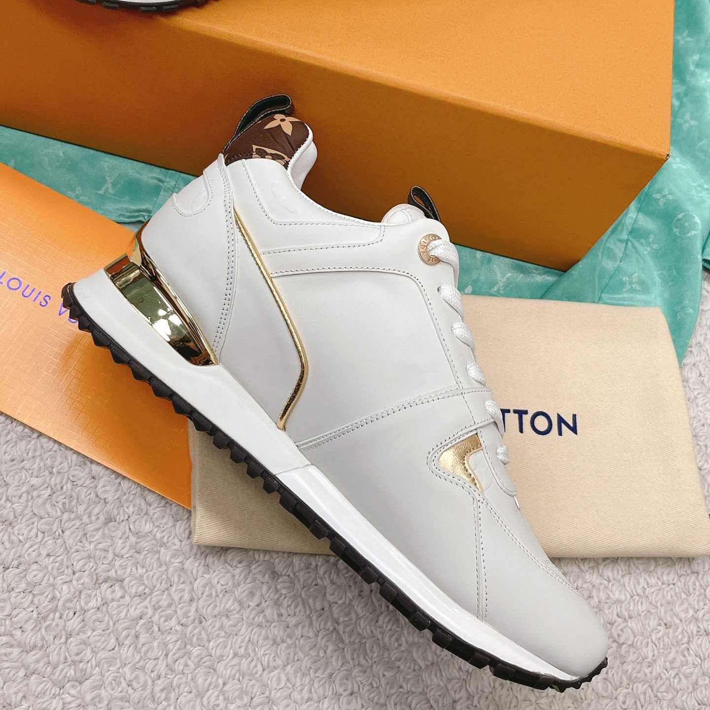 Louis Vuitton Run Away Sneaker      1AAP3T - DopestKickz