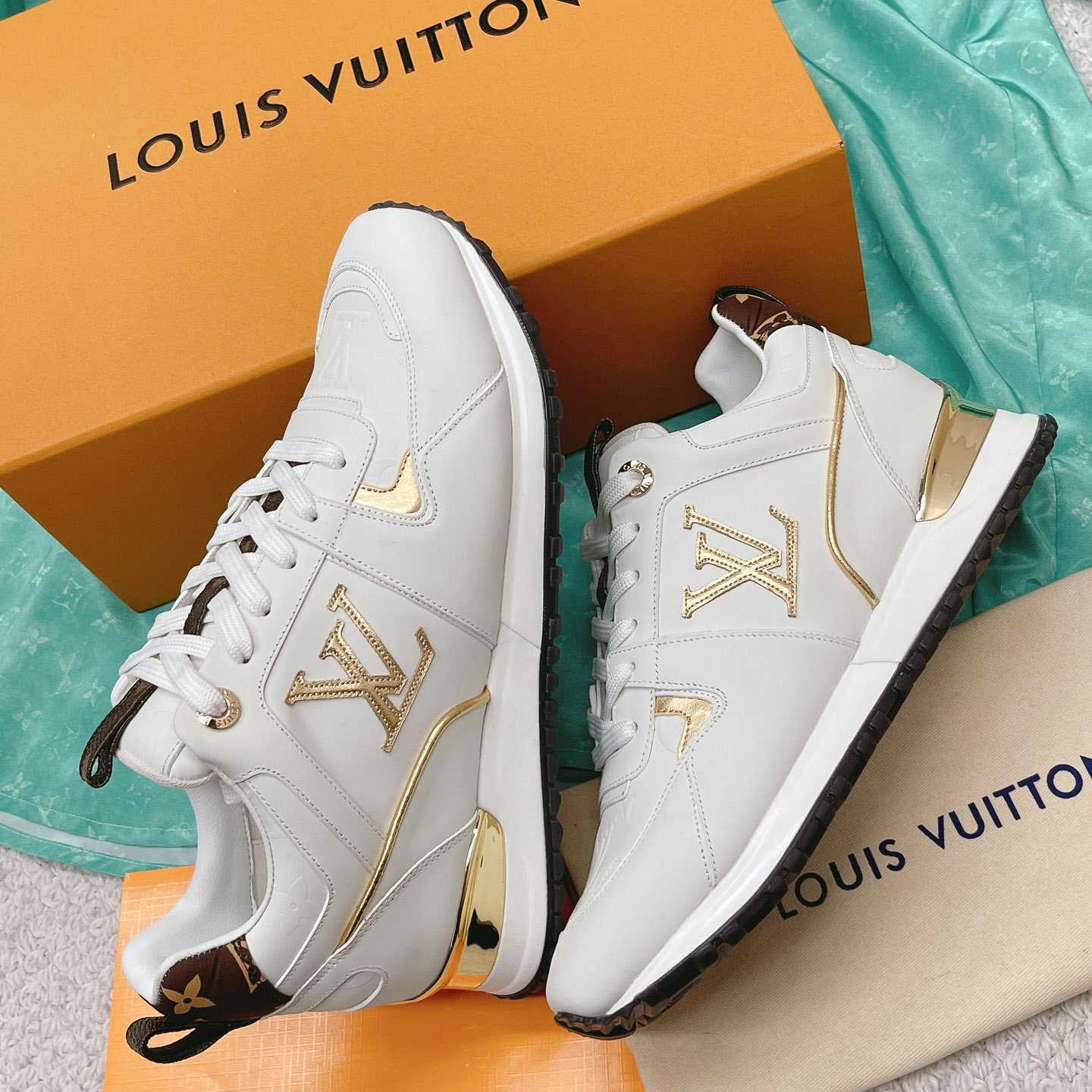 Louis Vuitton Run Away Sneaker      1AAP3T - DopestKickz