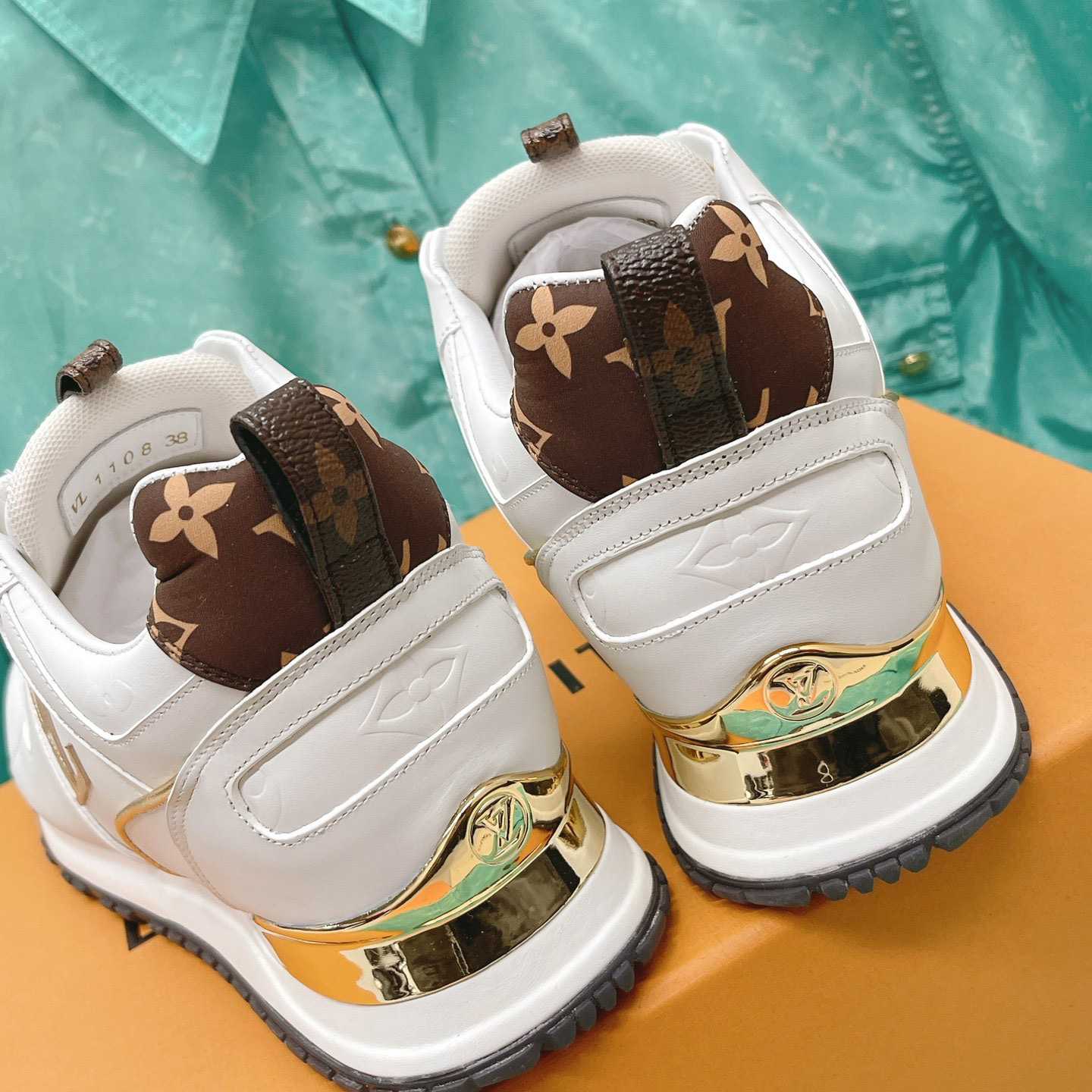 Louis Vuitton Run Away Sneaker      1AAP3T - DopestKickz