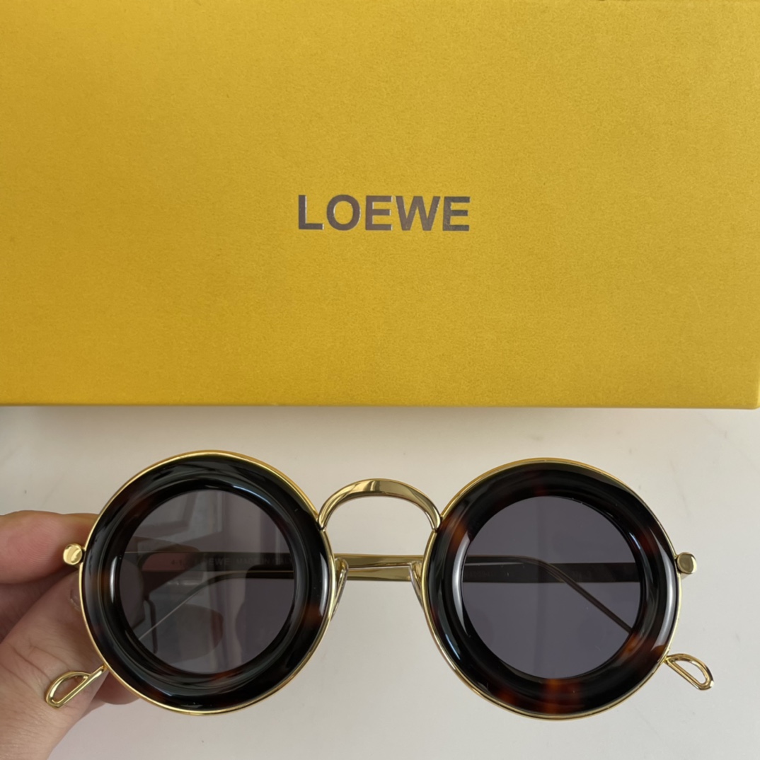 Loewe Round Sunglasses In Acetate     LW40094U - DopestKickz