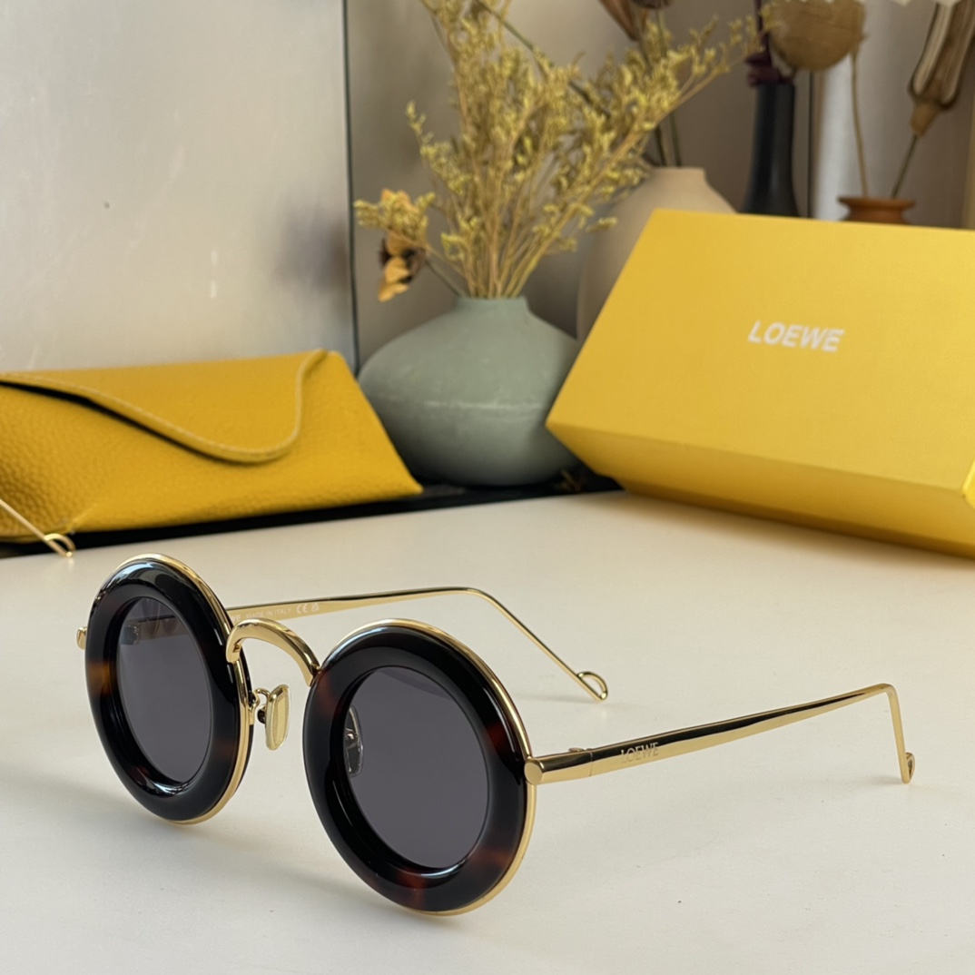 Loewe Round Sunglasses In Acetate     LW40094U - DopestKickz