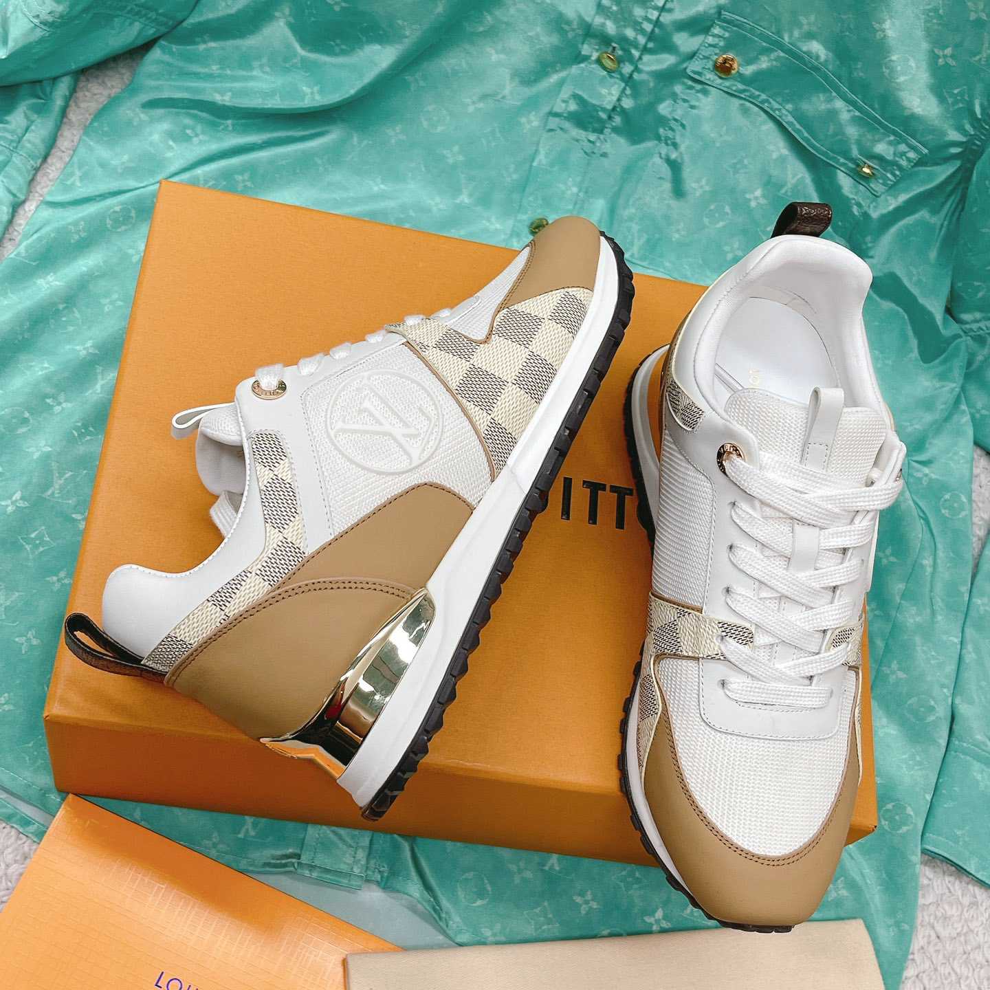 Louis Vuitton Run Away Sneaker      1AAWFD - DopestKickz