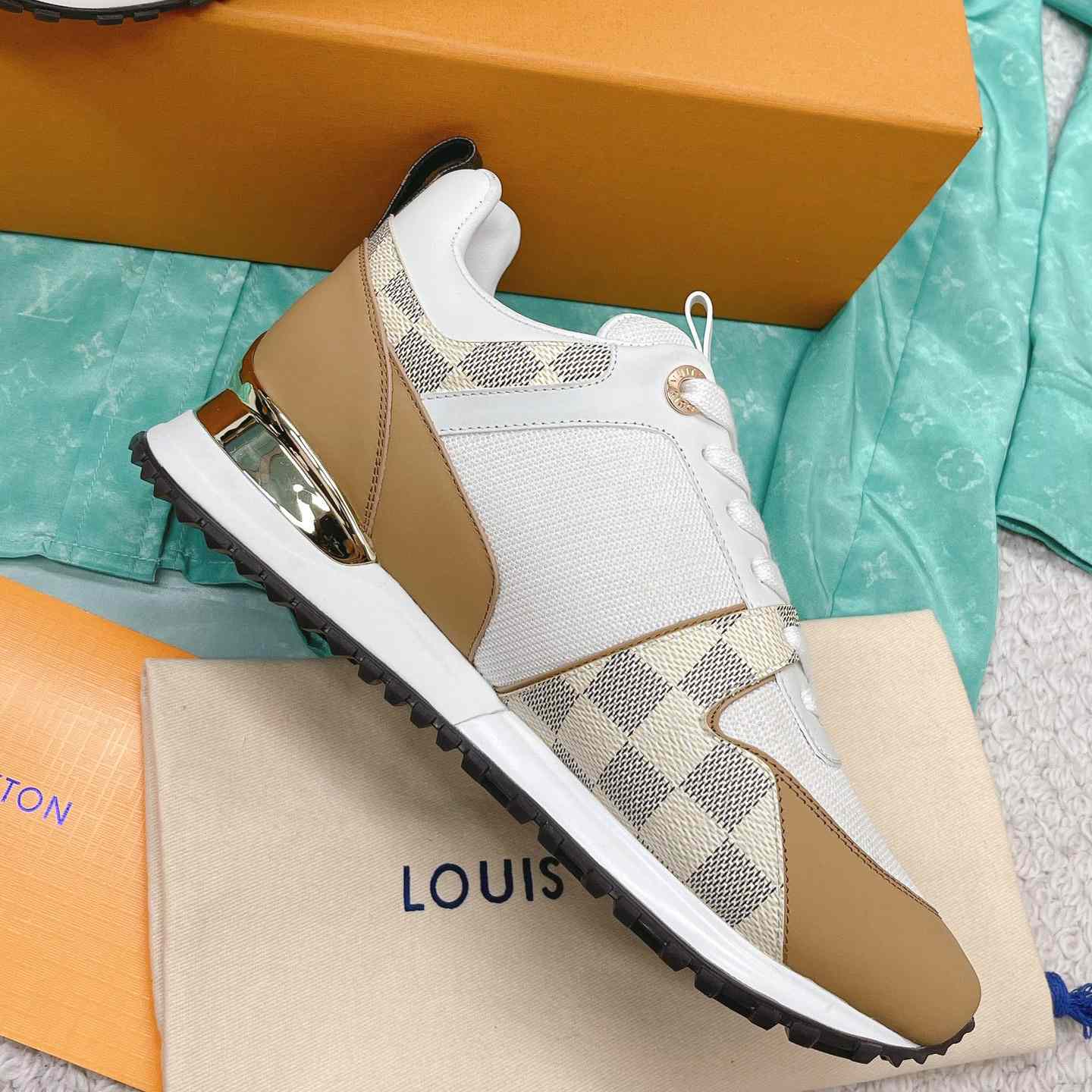 Louis Vuitton Run Away Sneaker      1AAWFD - DopestKickz