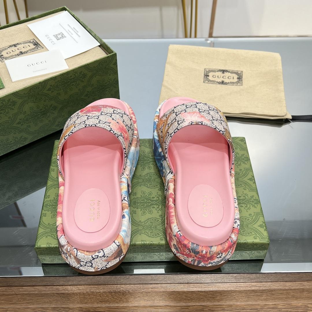 Gucci Women's Flora Sandal - DopestKickz