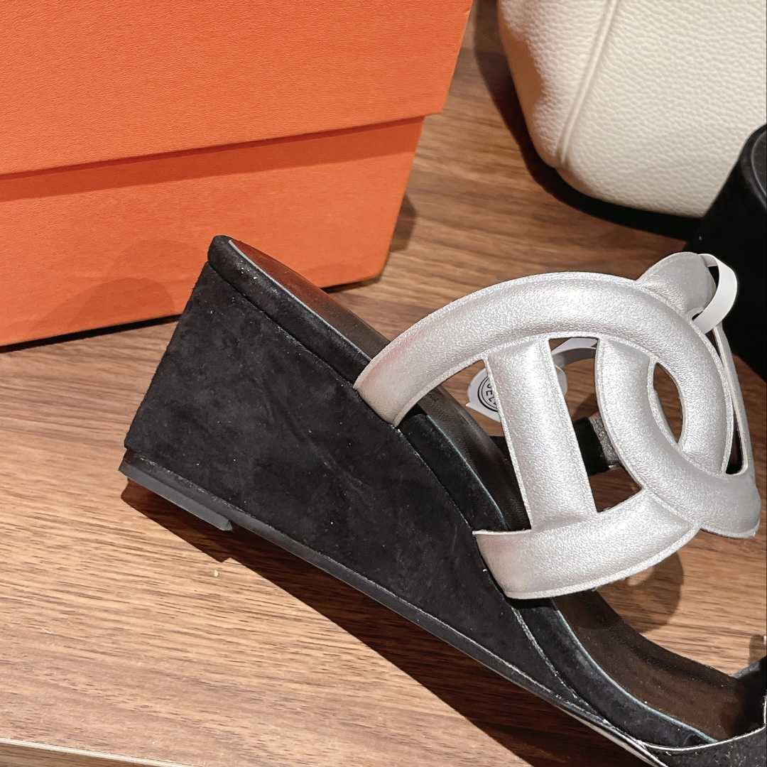 Hermes Figari 55 Sandal - DopestKickz