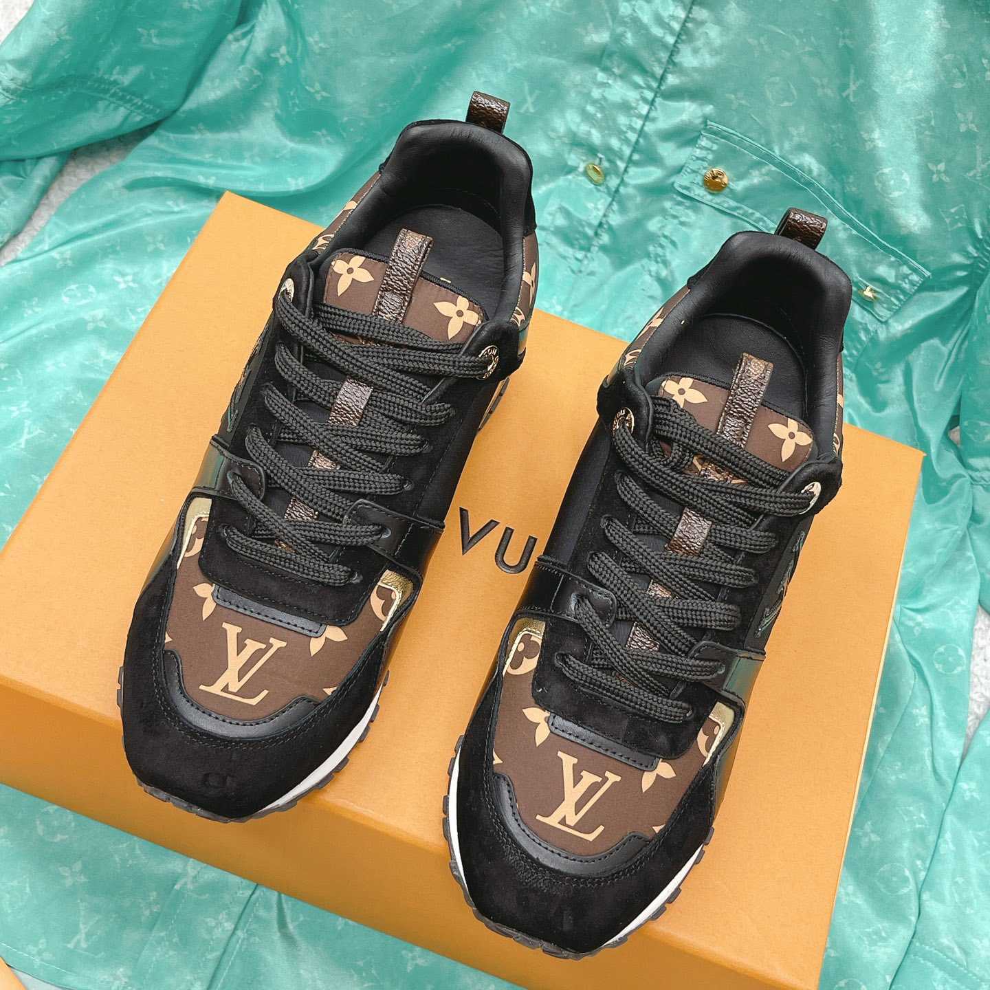 Louis Vuitton Run Away Sneaker      1AAP3D - DopestKickz