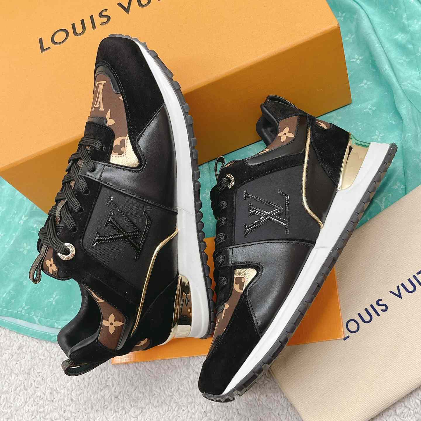 Louis Vuitton Run Away Sneaker      1AAP3D - DopestKickz