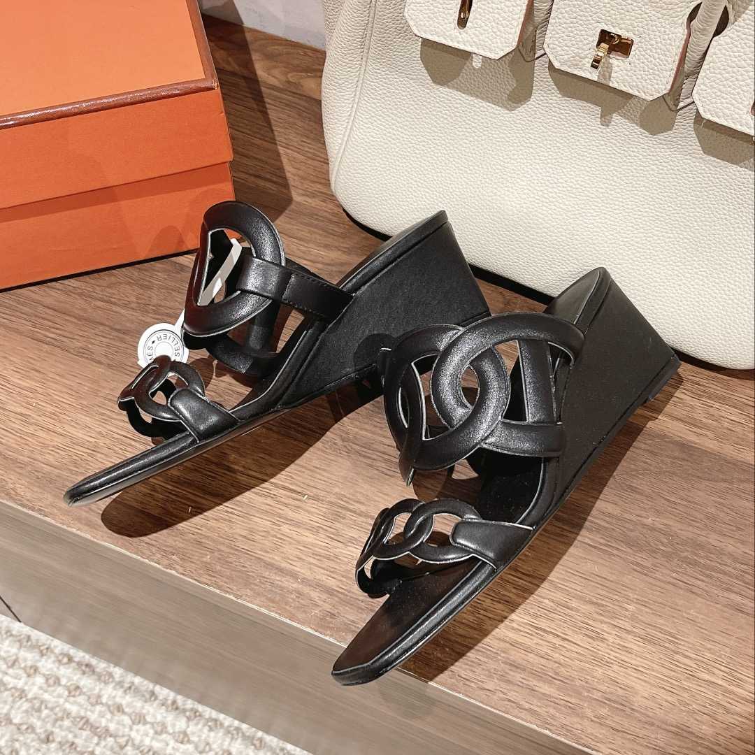 Hermes Figari 55 Sandal - DopestKickz