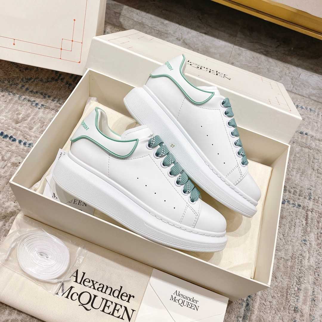 Alexander Mqueen Oversized Sneaker In White - DopestKickz