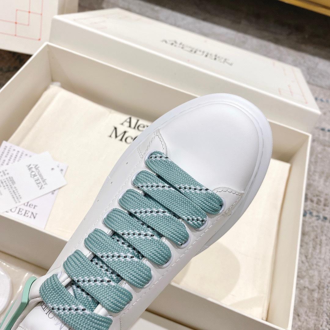 Alexander Mqueen Oversized Sneaker In White - DopestKickz