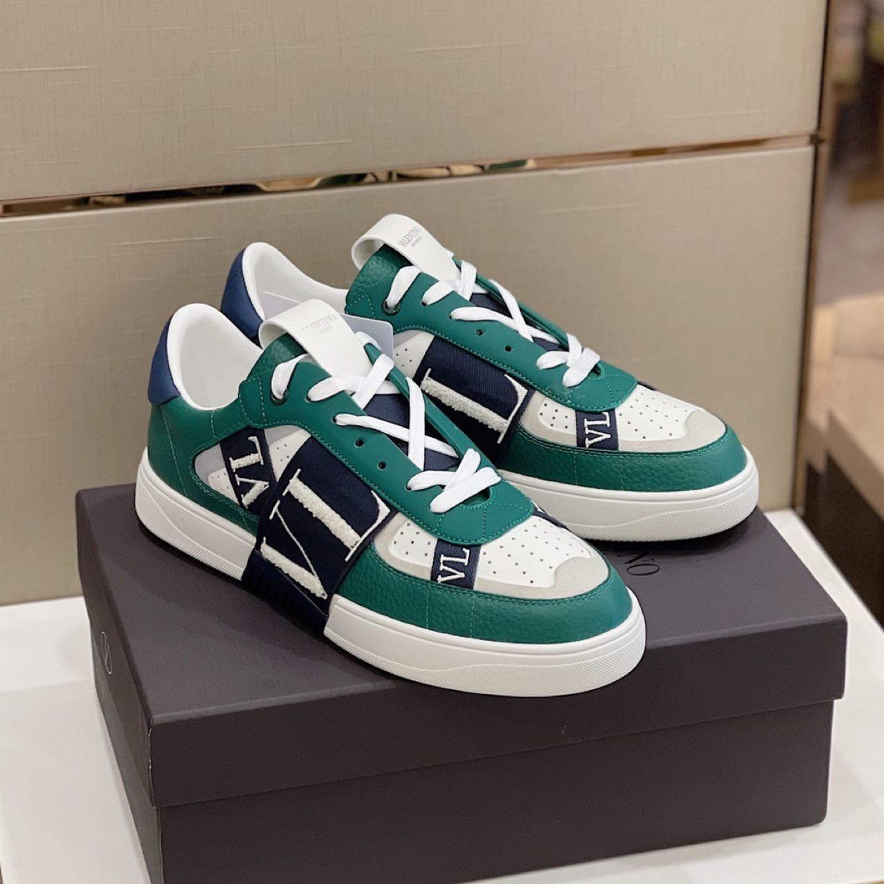 Valenti Garavani VL7N Low-Top Sneakers - DopestKickz