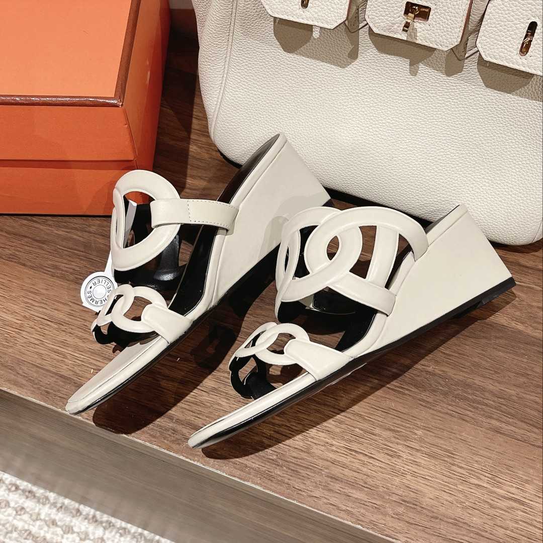 Hermes Figari 55 Sandal - DopestKickz