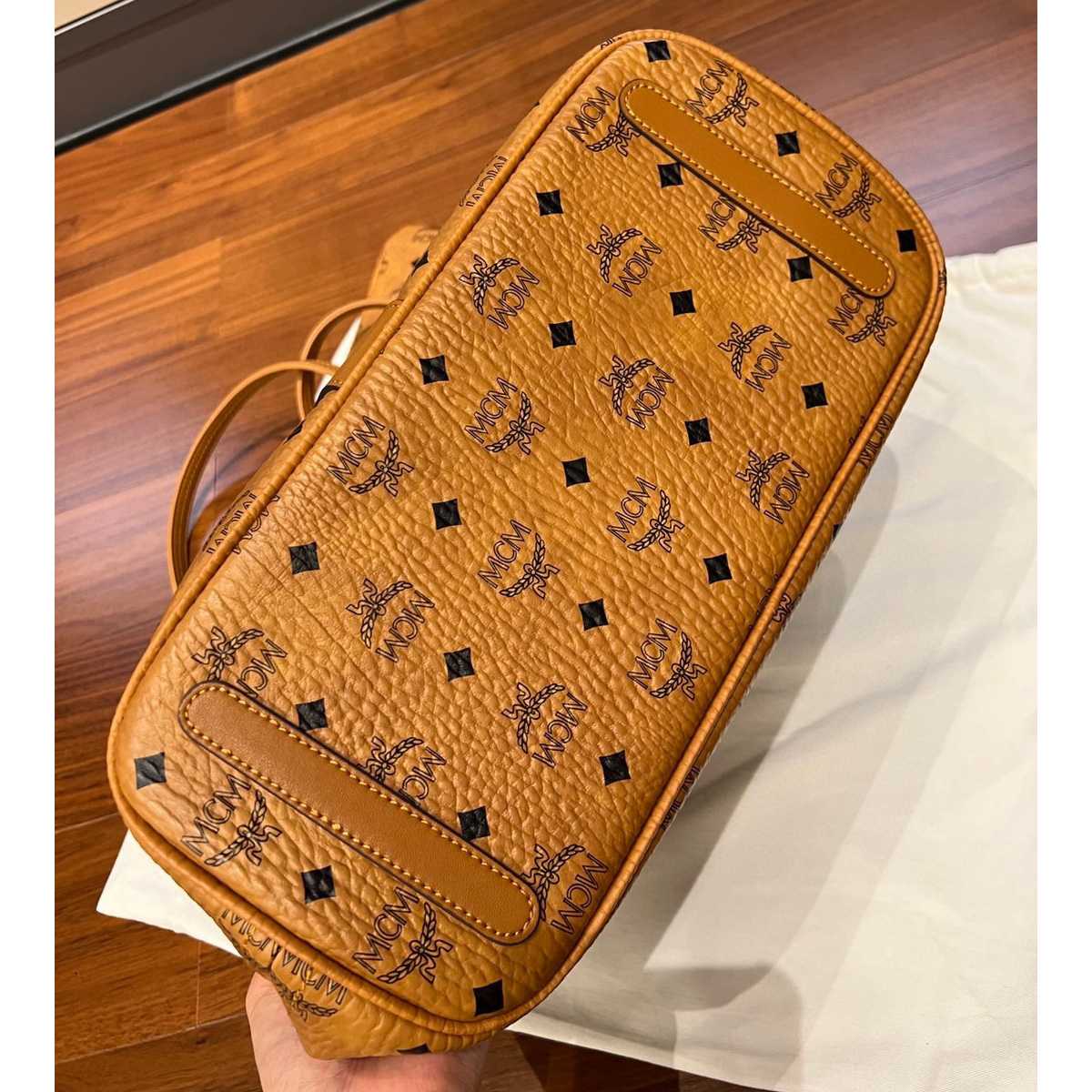 MCM Reversible Liz Shopper In Visetos  - DopestKickz
