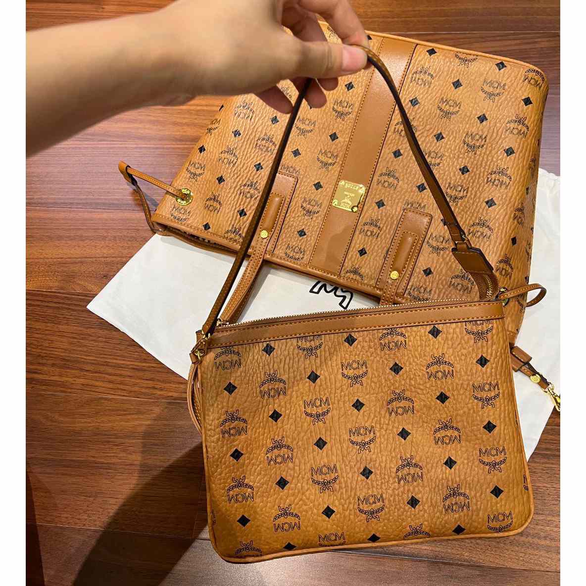 MCM Reversible Liz Shopper In Visetos  - DopestKickz