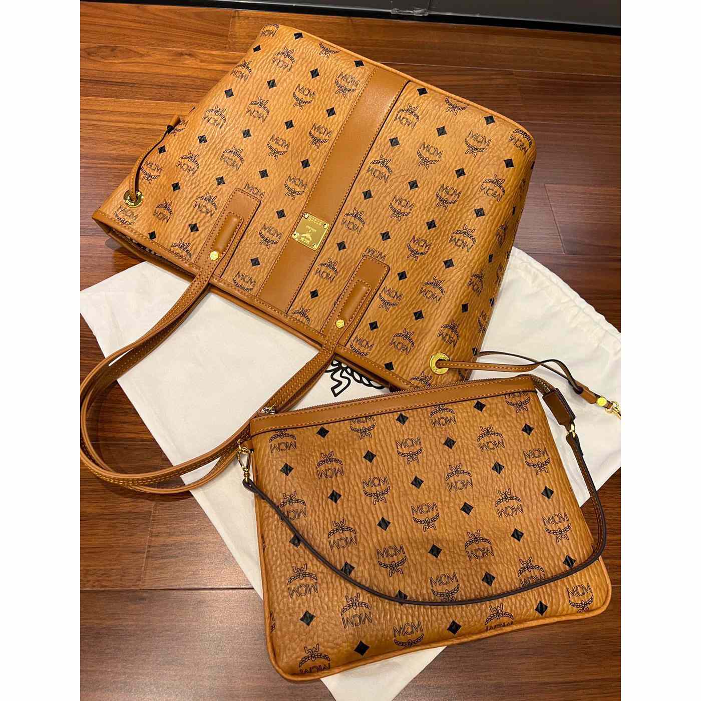 MCM Reversible Liz Shopper In Visetos  - DopestKickz