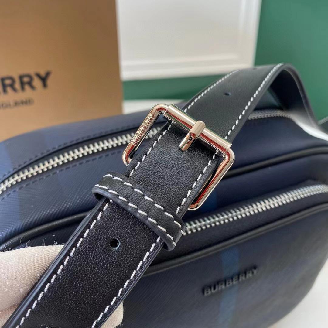 Burberry Exaggerated Check Paddy Bag - DopestKickz