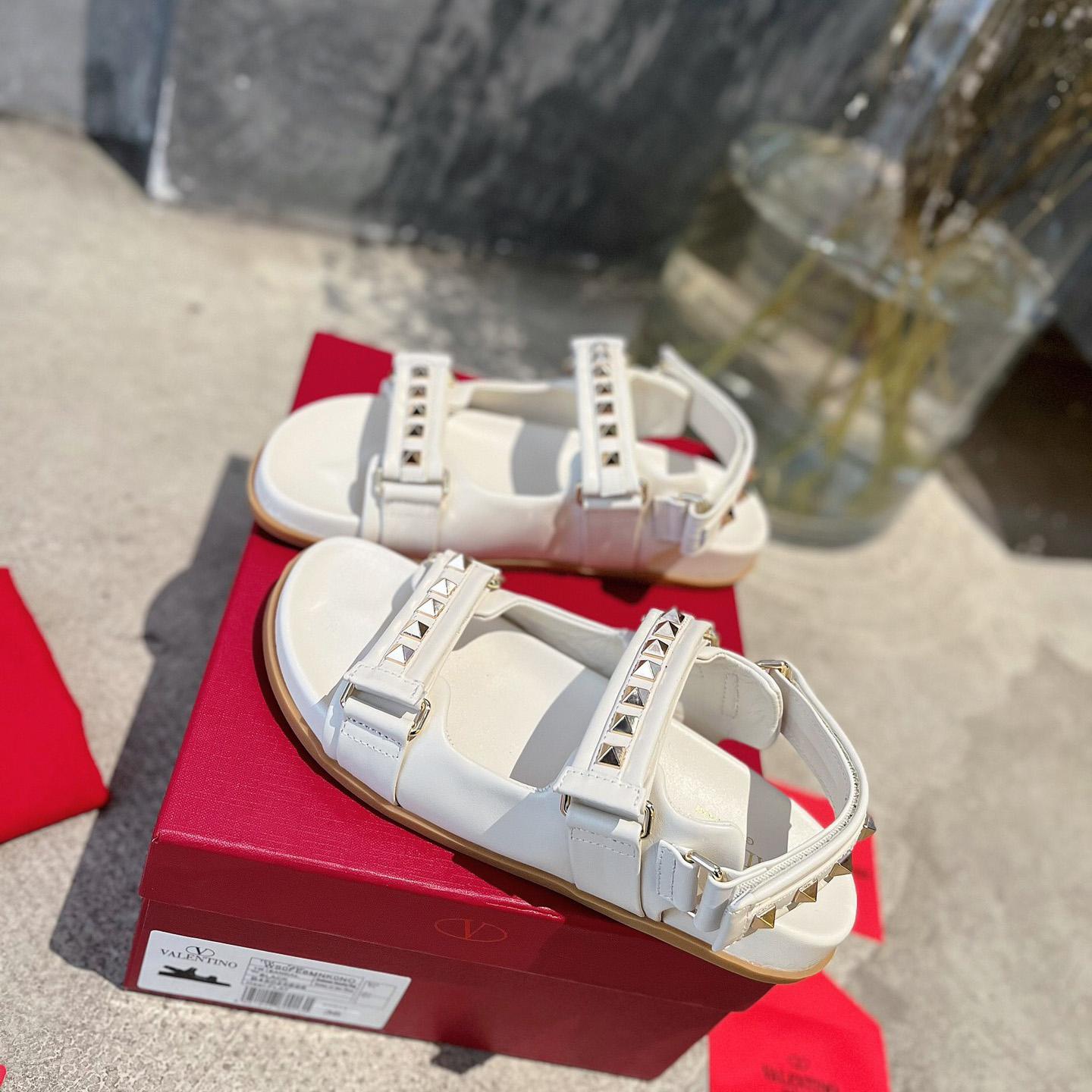 Valenti Garavani Rockstud Flat Sandal In Nappa Leather - DopestKickz