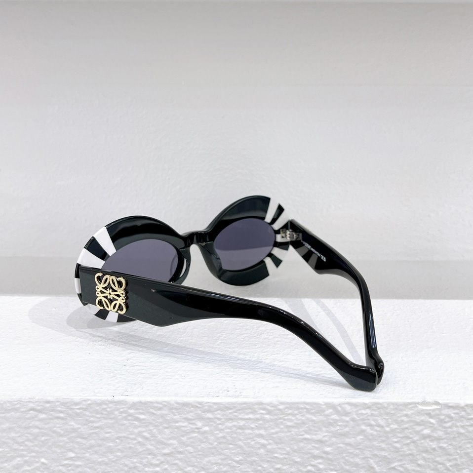 Loewe Oversized Oval Sunglasses In Acetate  LW40091 - DopestKickz