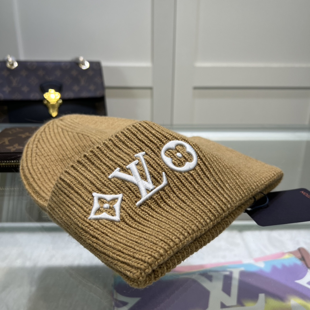 Louis Vuitton LV Headline Beanie    M77871 - DopestKickz