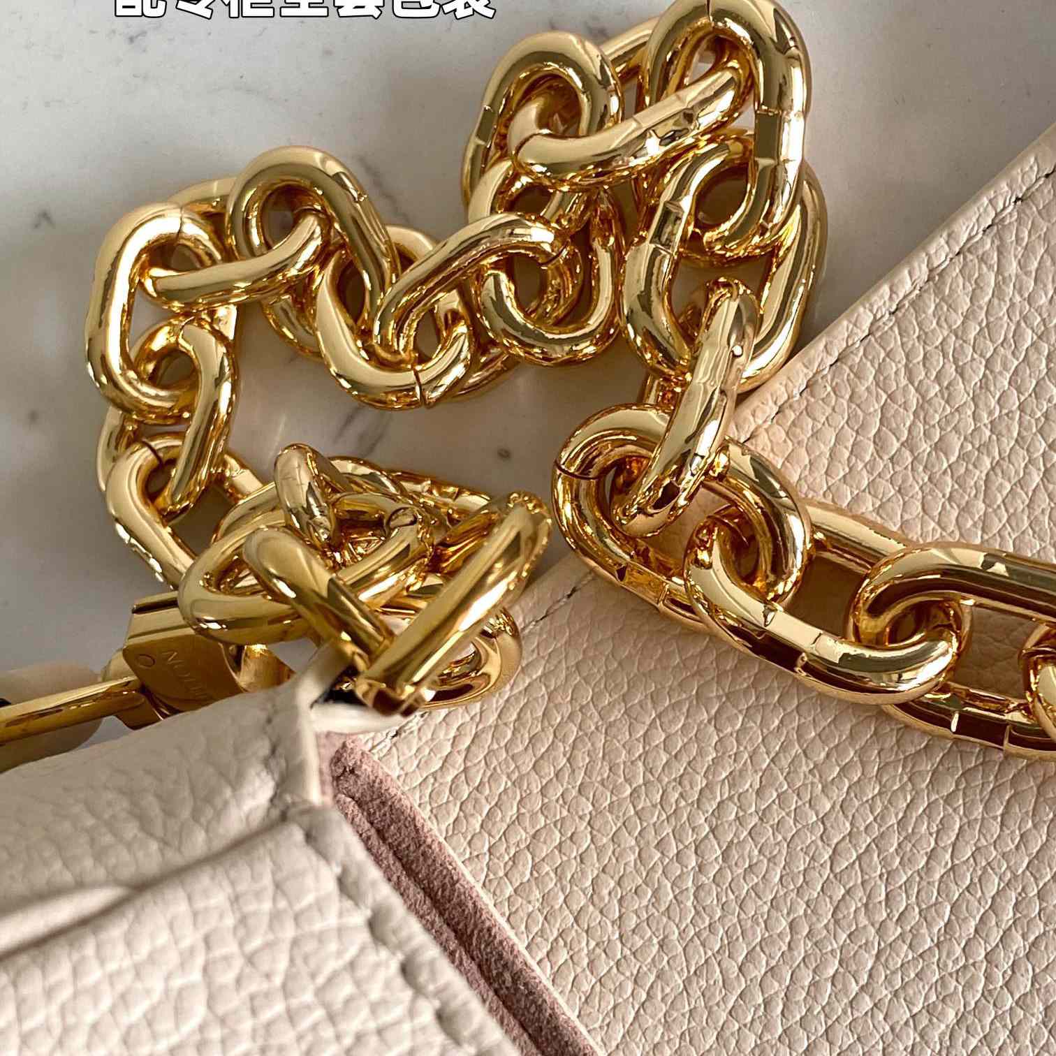 Louis Vuitton Favorite Handbag  (24x14x9CM)    M46393 - DopestKickz