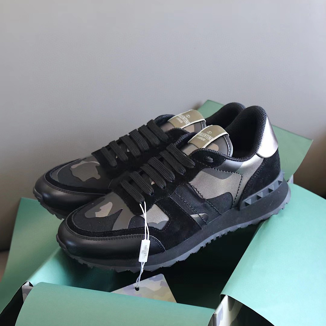 Valenti Garavani Rockrunner Sneakers - DopestKickz