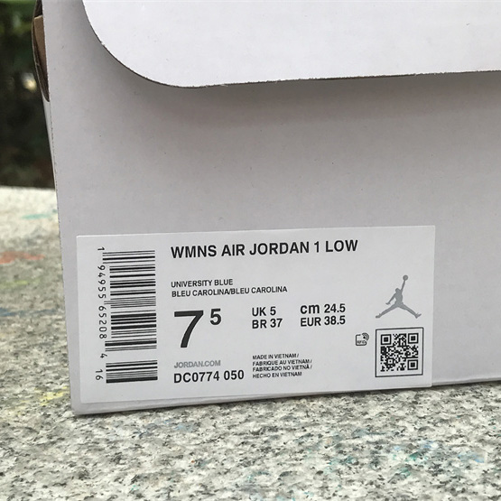 Air Jordan 1 Low Sneaker       DC0774-050  - DopestKickz