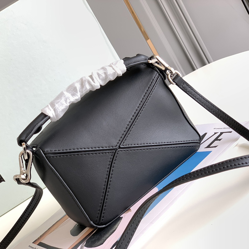 Loewe Mini Puzzle Bag  (18*12.5*8cm) - DopestKickz