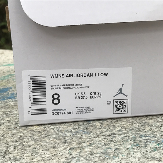 Air Jordan 1 Low Sneaker    DC0774-801 - DopestKickz