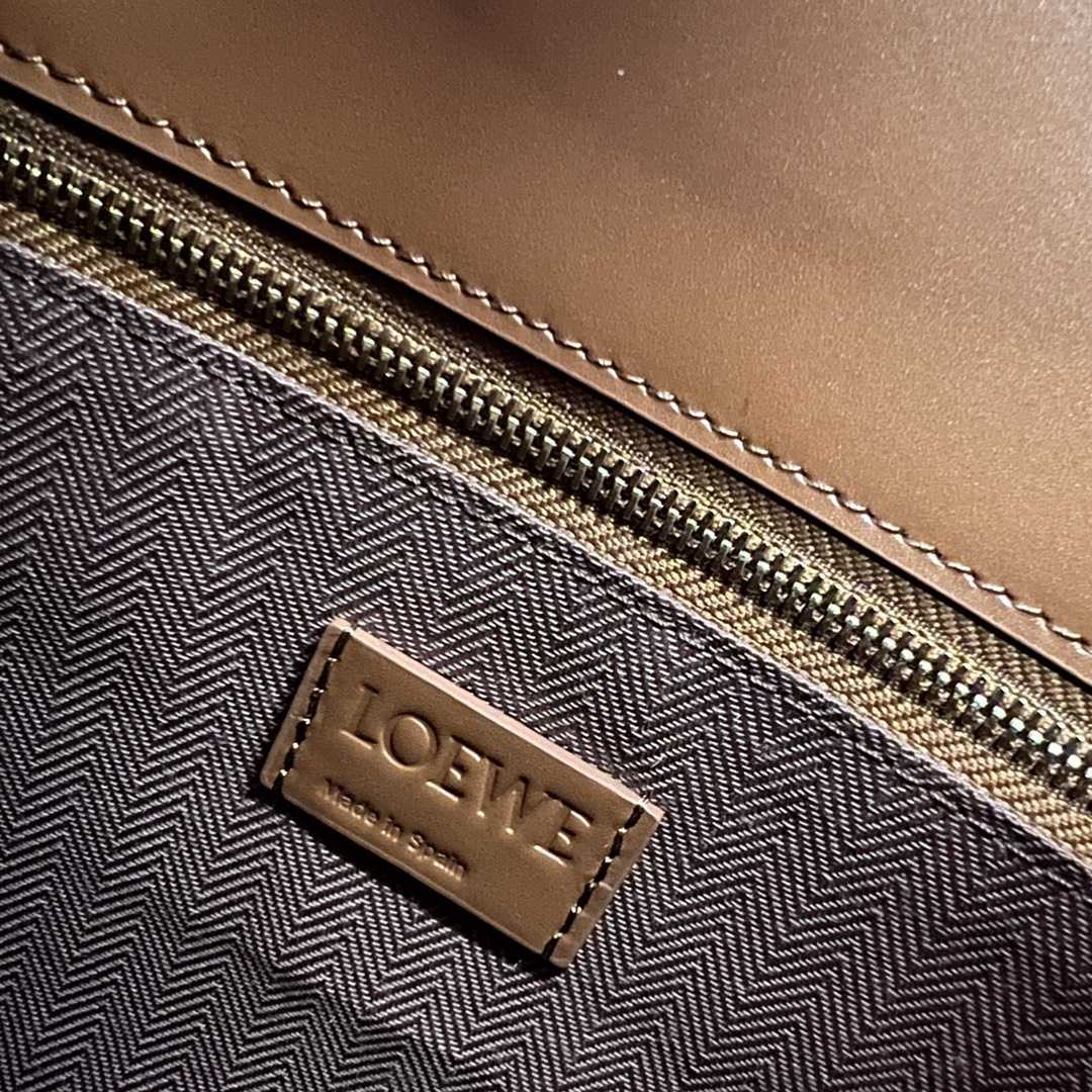 Loewe Standard A4 Tote In Sleek Calfskin - DopestKickz