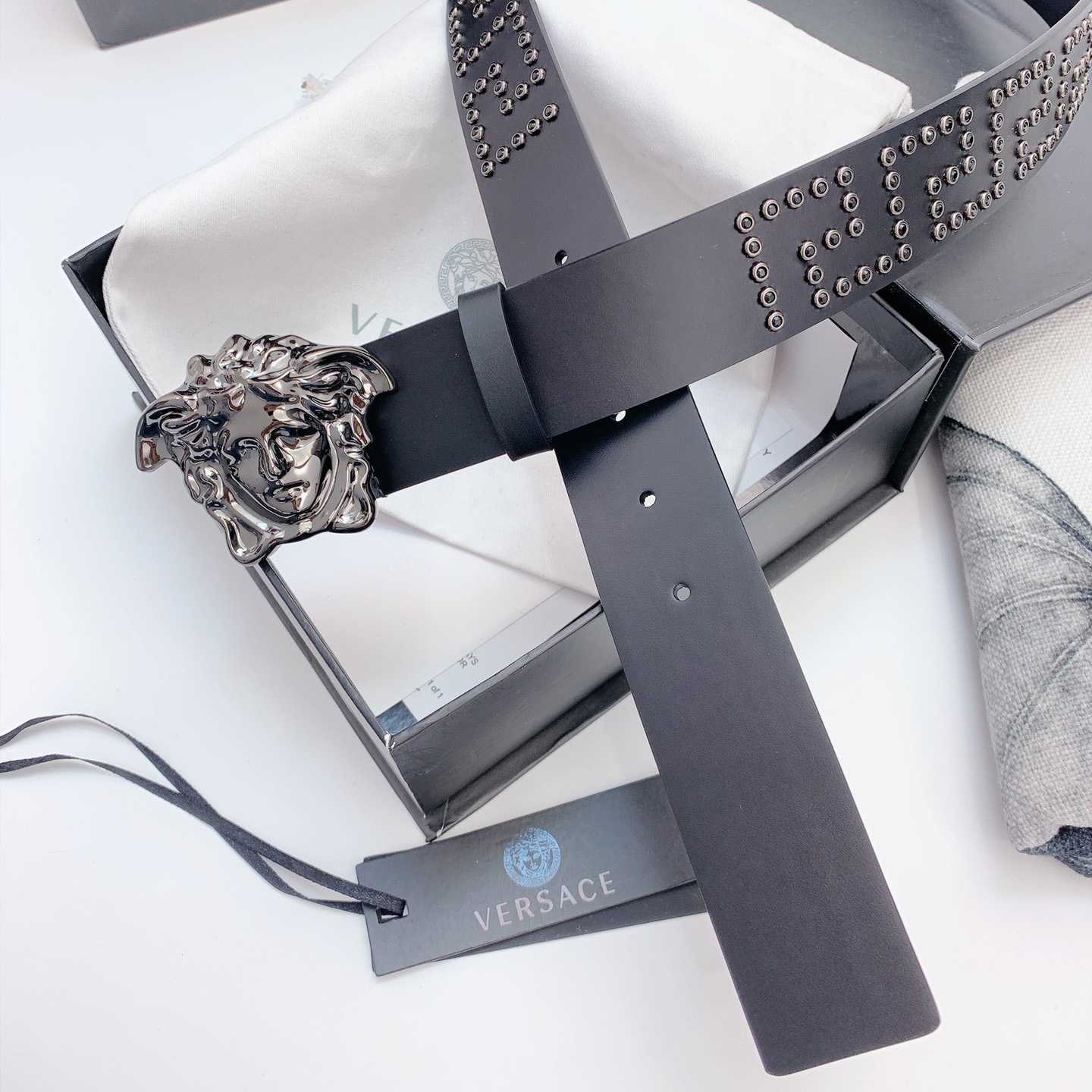 Versace Medusa Leathre Belt    40mm - DopestKickz